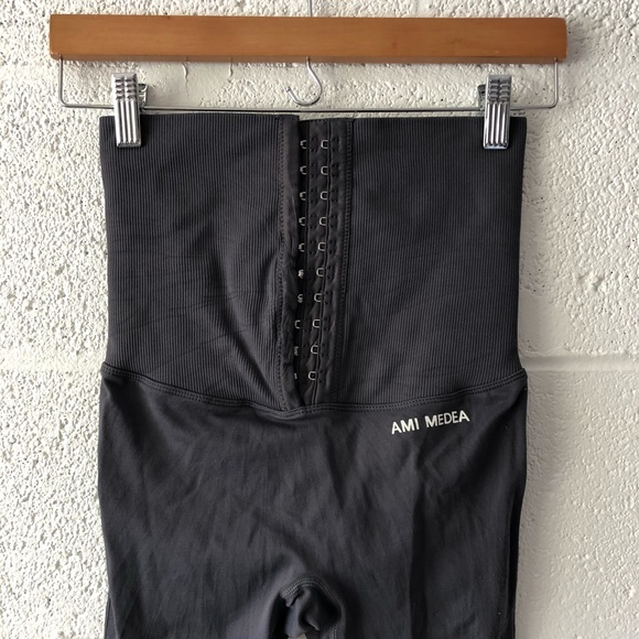 Ami Medea Waist Trainer Leggings sz: Small - Picture 4 of 11
